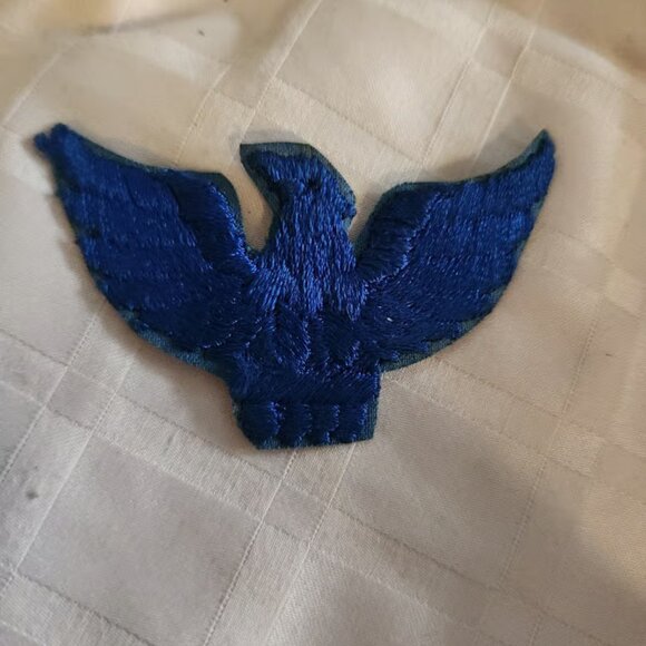 VINTAGE 1970'S BLUE EAGLE NAVY EMBROIDERED PATCH. = BENEFITS RESCUE DOGS - Picture 1 of 4